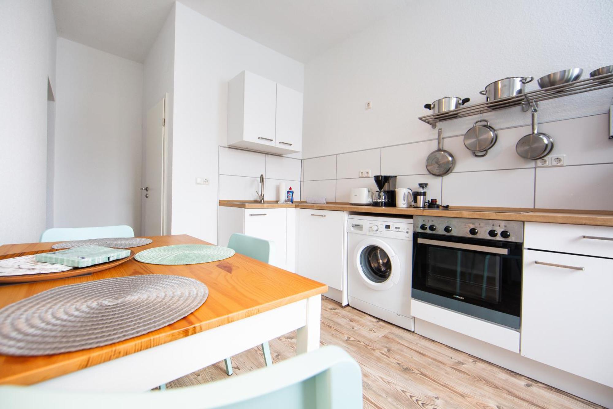 Grossraum-Apartments Mit 2Sz, Wz, Kueche, Smart-Tv, Parken, Etc Эрфурт Номер фото