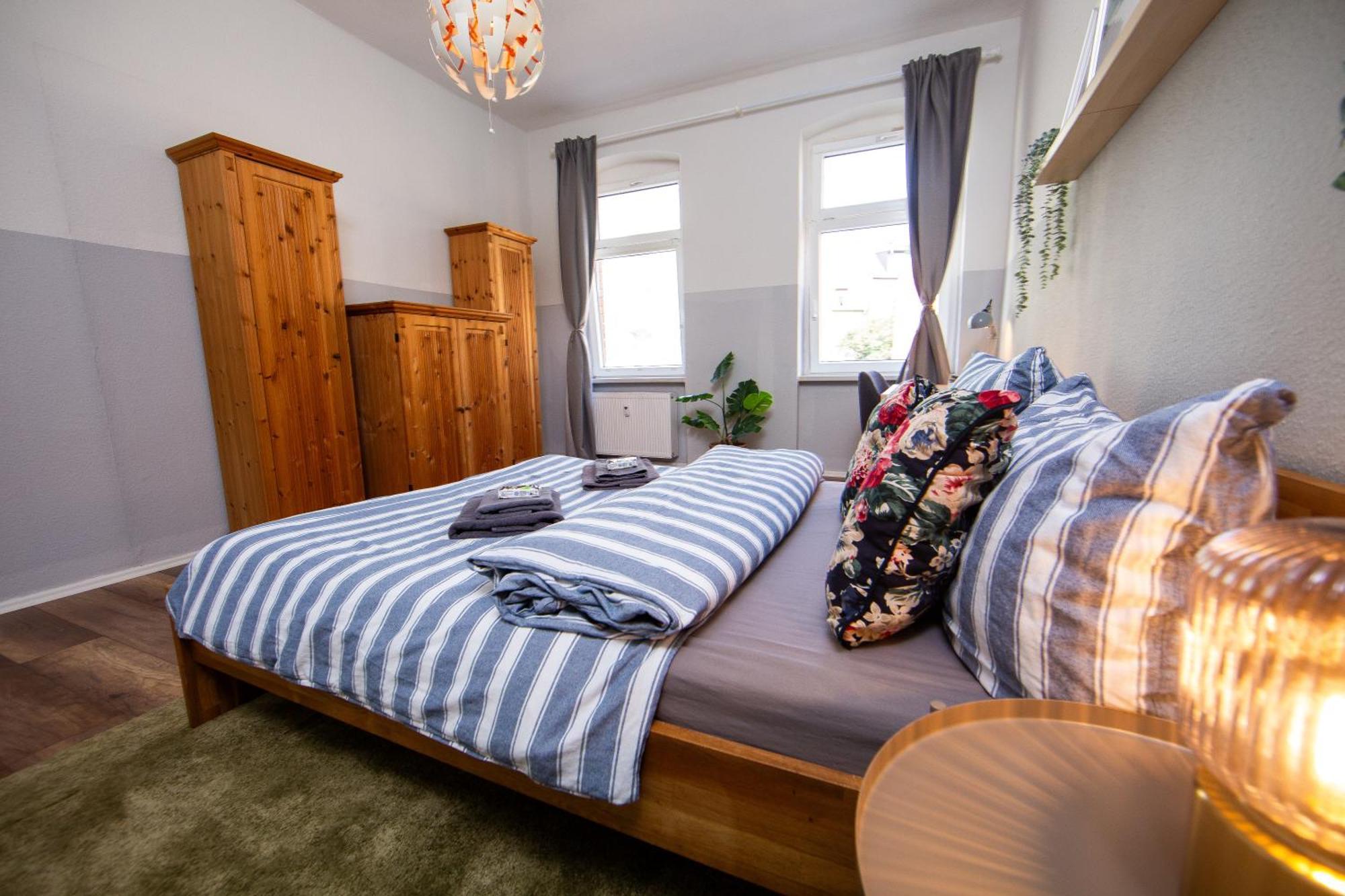 Grossraum-Apartments Mit 2Sz, Wz, Kueche, Smart-Tv, Parken, Etc Эрфурт Номер фото